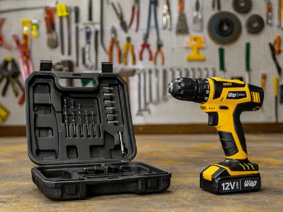 Parafusadeira WAP BPF 12K3 12V com maleta e acessórios